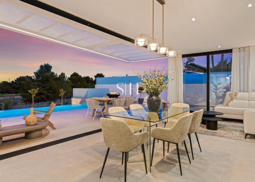 3 bedroom Villa for sale in Polop with pool garage - € 755,000 (Ref: 9919928)