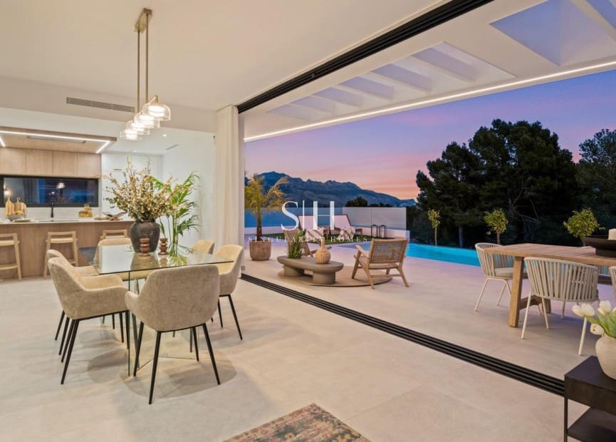 3 bedroom Villa for sale in Polop with pool garage - € 755,000 (Ref: 9919928)