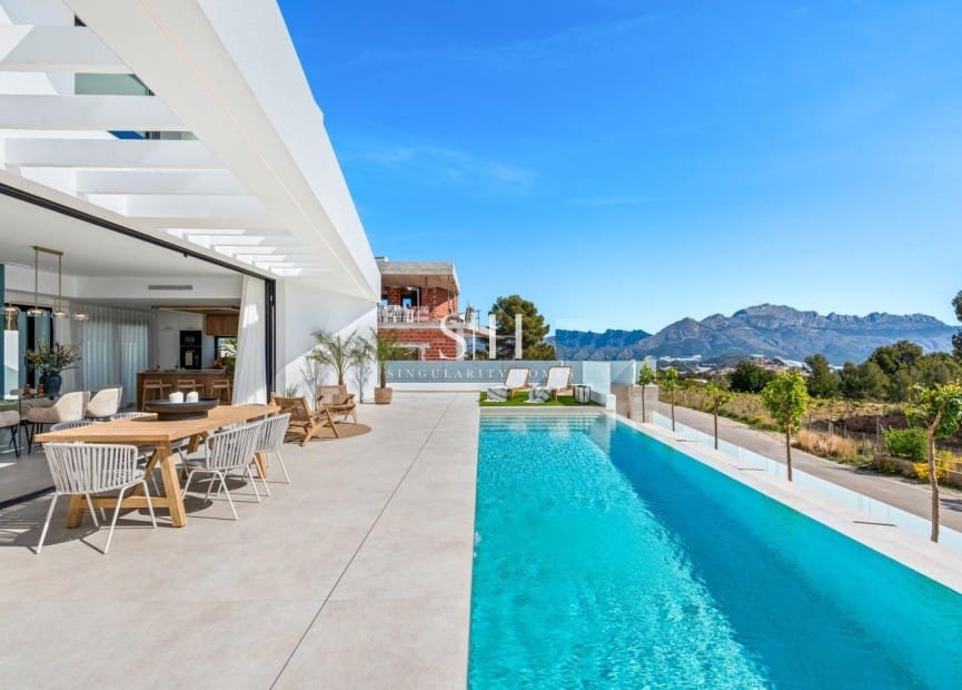 3 bedroom Villa for sale in Polop with pool garage - € 755,000 (Ref: 9919928)
