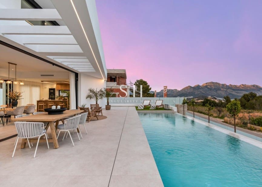 3 bedroom Villa for sale in Polop with pool garage - € 755,000 (Ref: 9919928)