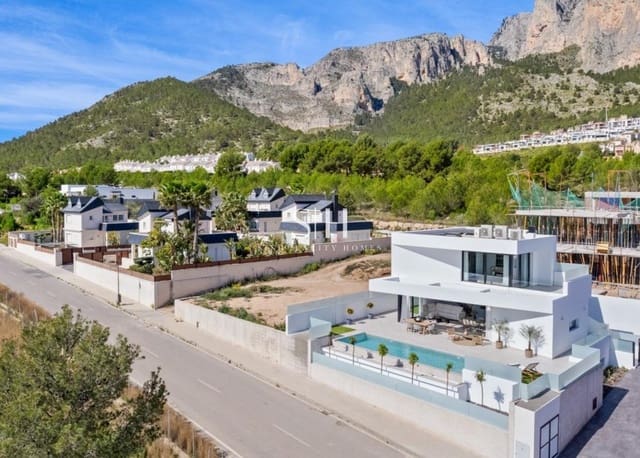 3 soverom Villa til salgs i Polop med svømmebasseng garasje - € 755 000 (Ref: 9919928)
