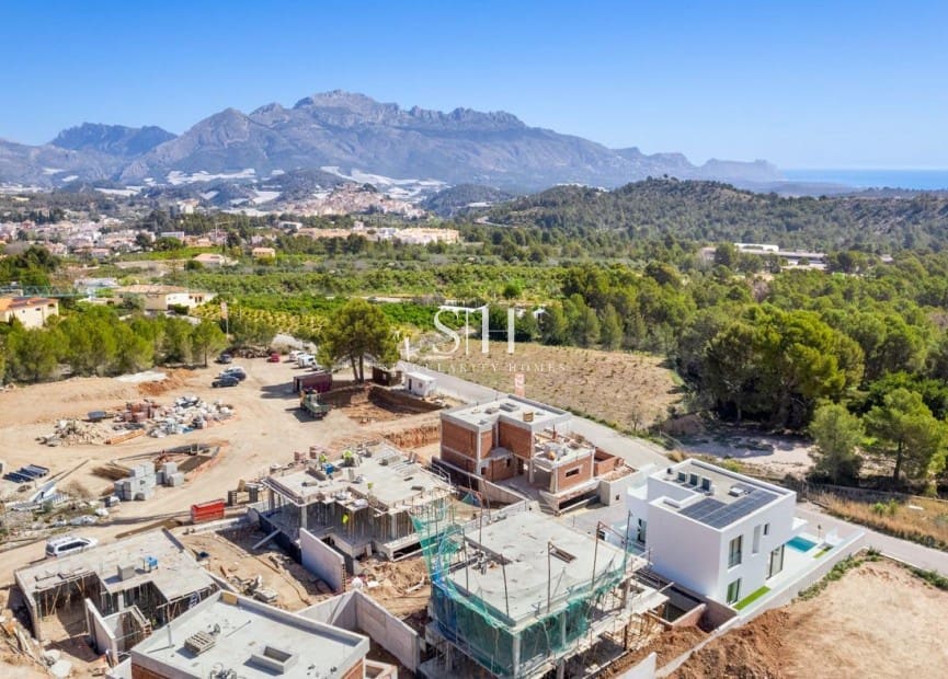 3 bedroom Villa for sale in Polop with pool garage - € 755,000 (Ref: 9919928)