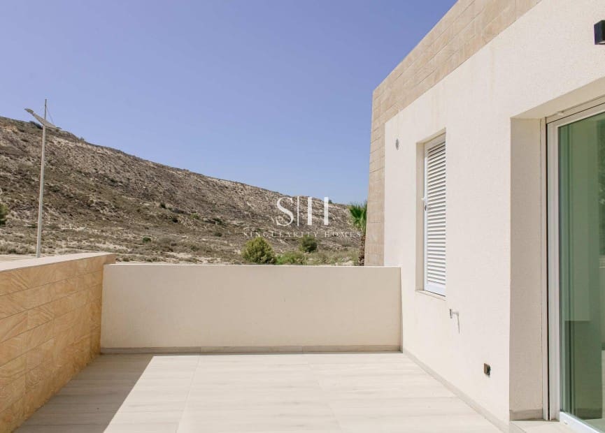 3 slaapkamer Villa te koop in Algorfa met zwembad garage - € 475.000 (Ref: 9919934)