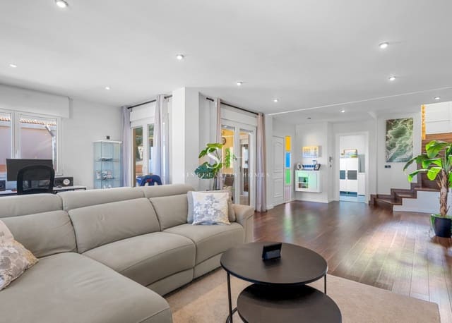 3 sypialnia Willa na sprzedaż w San Miguel de Salinas z basenem garażem - 499 000 € (Ref: 9919946)