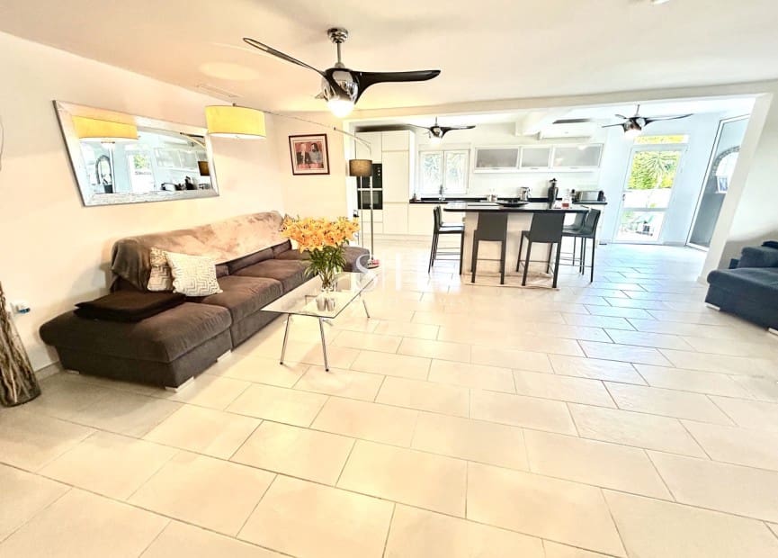 4 quarto Moradia para venda em Catral com piscina garagem - 549 000 € (Ref: 9919956)