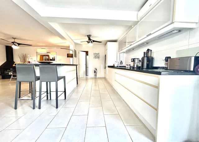 4 sypialnia Willa na sprzedaż w Catral z basenem garażem - 549 000 € (Ref: 9919956)