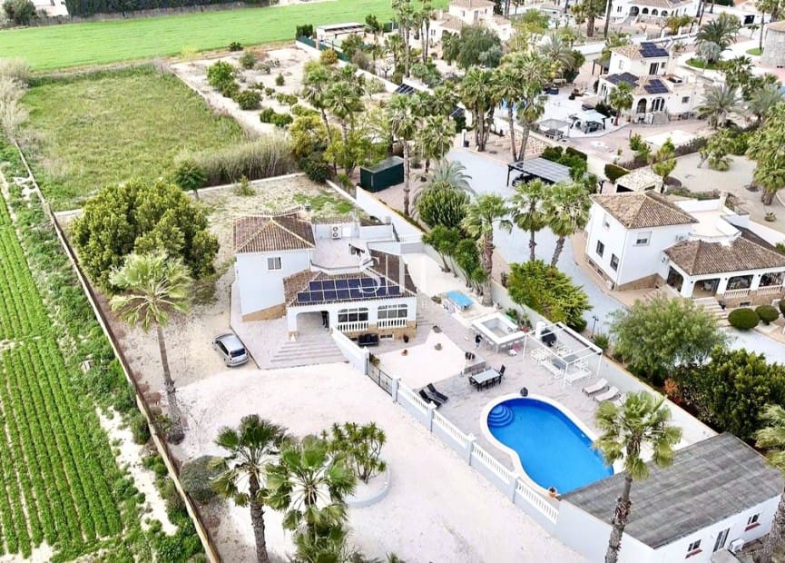 4 quarto Moradia para venda em Catral com piscina garagem - 549 000 € (Ref: 9919956)
