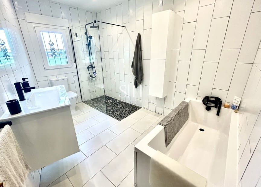 4 quarto Moradia para venda em Catral com piscina garagem - 549 000 € (Ref: 9919956)