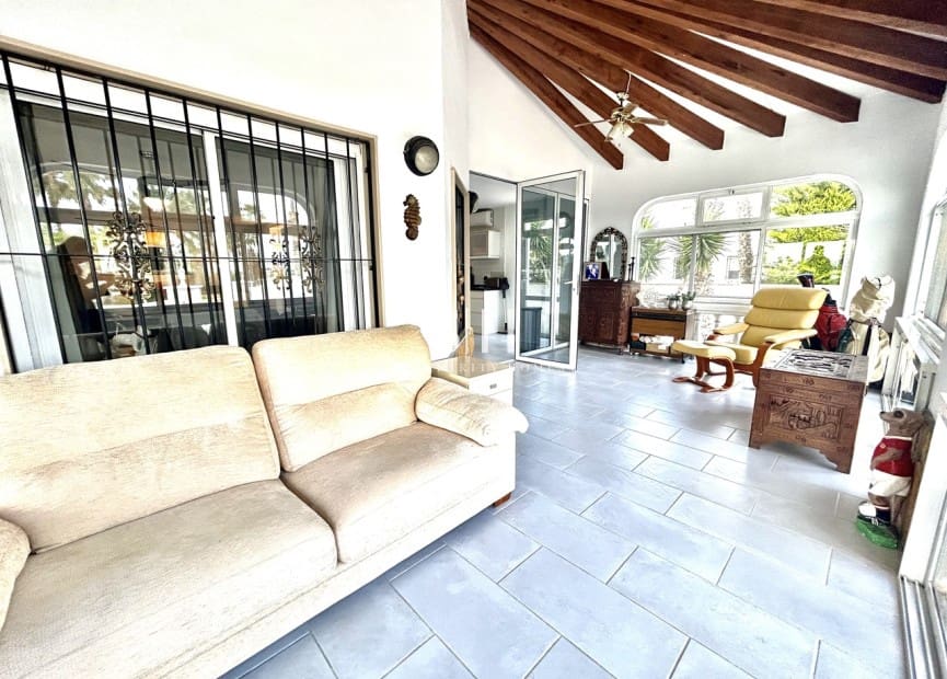 4 quarto Moradia para venda em Catral com piscina garagem - 549 000 € (Ref: 9919956)