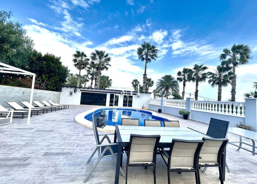 4 quarto Moradia para venda em Catral com piscina garagem - 549 000 € (Ref: 9919956)