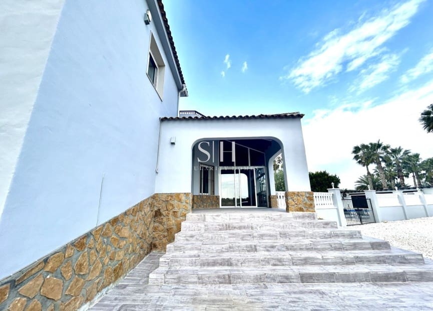 4 quarto Moradia para venda em Catral com piscina garagem - 549 000 € (Ref: 9919956)