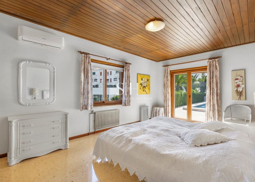 5 chambre Villa/Maison à vendre à Filipinas avec piscine garage - 599 900 € (Ref: 9919957)