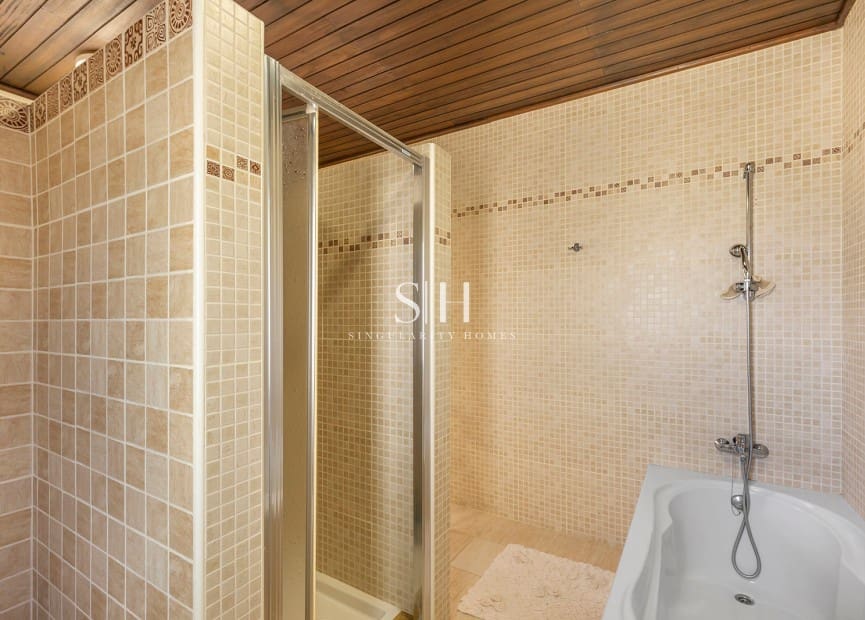 5 chambre Villa/Maison à vendre à Filipinas avec piscine garage - 599 900 € (Ref: 9919957)