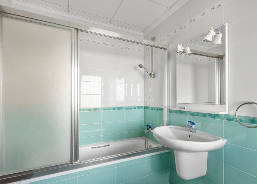 5 chambre Villa/Maison à vendre à Filipinas avec piscine garage - 599 900 € (Ref: 9919957)
