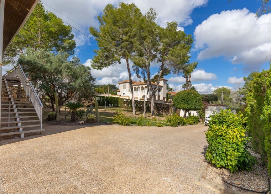 5 chambre Villa/Maison à vendre à Filipinas avec piscine garage - 599 900 € (Ref: 9919957)