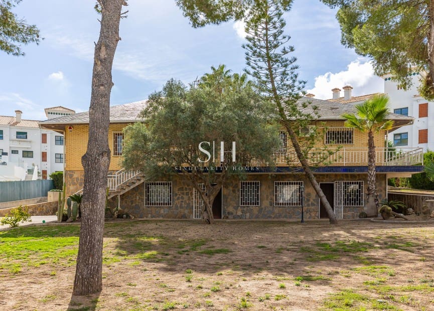 5 chambre Villa/Maison à vendre à Filipinas avec piscine garage - 599 900 € (Ref: 9919957)