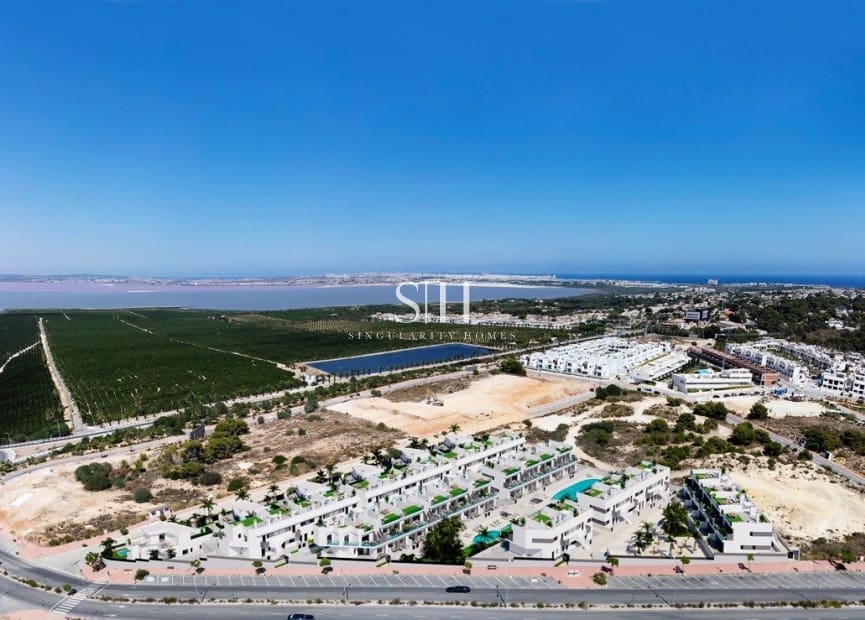2 soverom Bungalow til salgs i Torrevieja med svømmebasseng garasje - € 330 000 (Ref: 9919965)