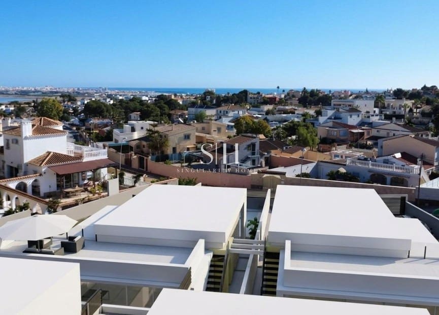 3 Zimmer Villa zu verkaufen in Los Balcones mit Pool Garage - 700.000 € (Ref: 9919970)