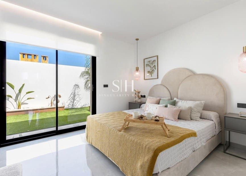 3 Zimmer Villa zu verkaufen in Los Balcones mit Pool Garage - 700.000 € (Ref: 9919970)