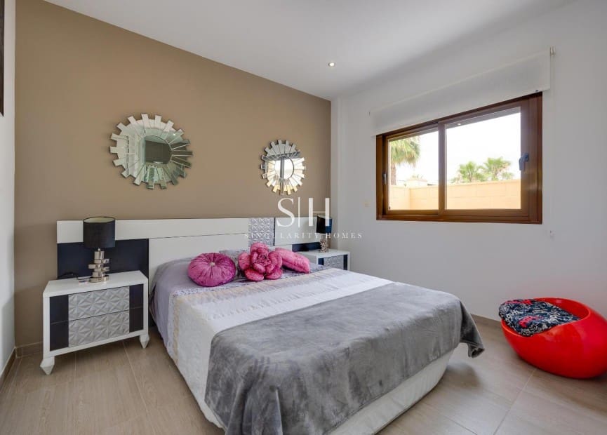 3 Zimmer Villa zu verkaufen in Pueblo Bravo mit Pool - 379.969 € (Ref: 9919977)
