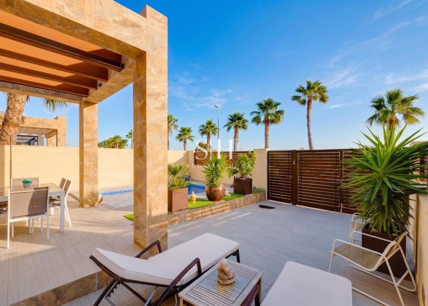 3 Zimmer Villa zu verkaufen in Pueblo Bravo mit Pool - 379.969 € (Ref: 9919977)