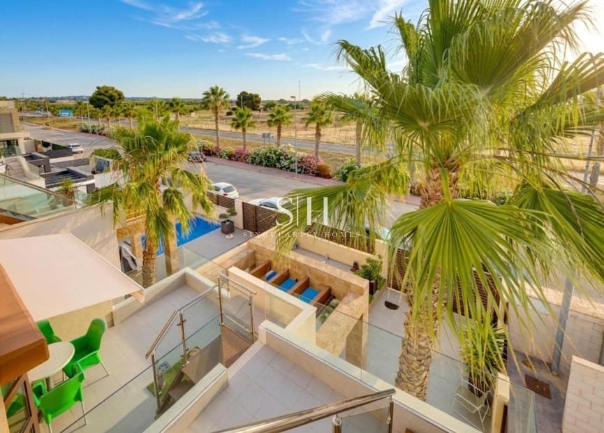 3 Zimmer Villa zu verkaufen in Pueblo Bravo mit Pool - 379.969 € (Ref: 9919977)