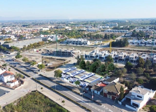 3 slaapkamer Rijtjeshuis te koop in Dolores met zwembad garage - € 459.900 (Ref: 9919985)