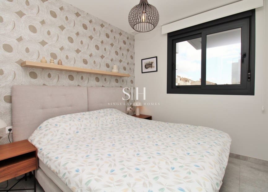 2 bedroom Apartment for sale in Villamartin with pool garage - € 229,000 (Ref: 9920001)