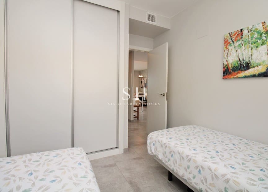 2 bedroom Apartment for sale in Villamartin with pool garage - € 229,000 (Ref: 9920001)