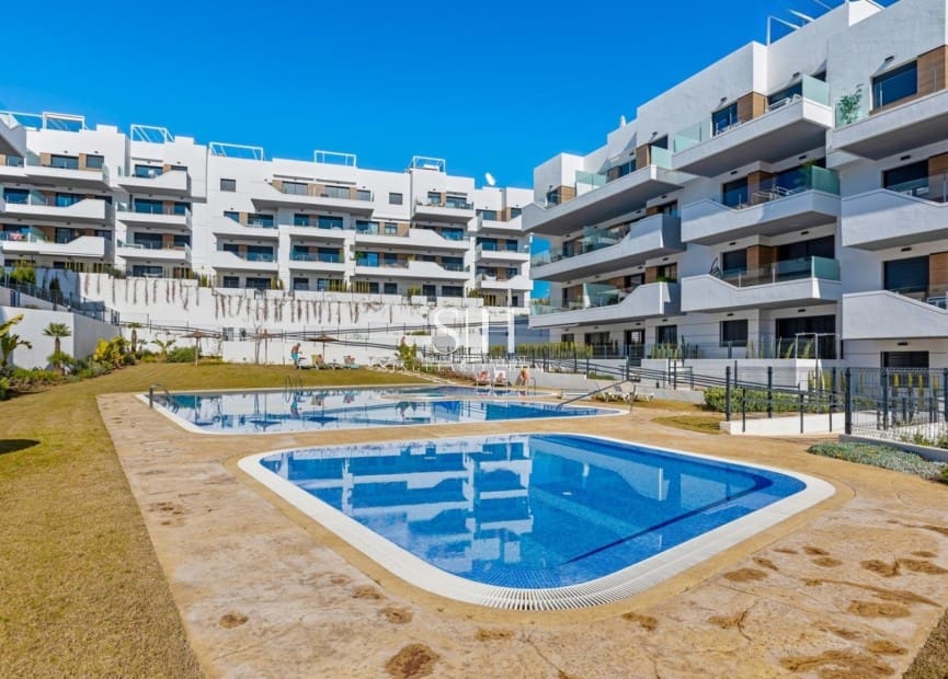 2 bedroom Apartment for sale in Villamartin with pool garage - € 229,000 (Ref: 9920001)