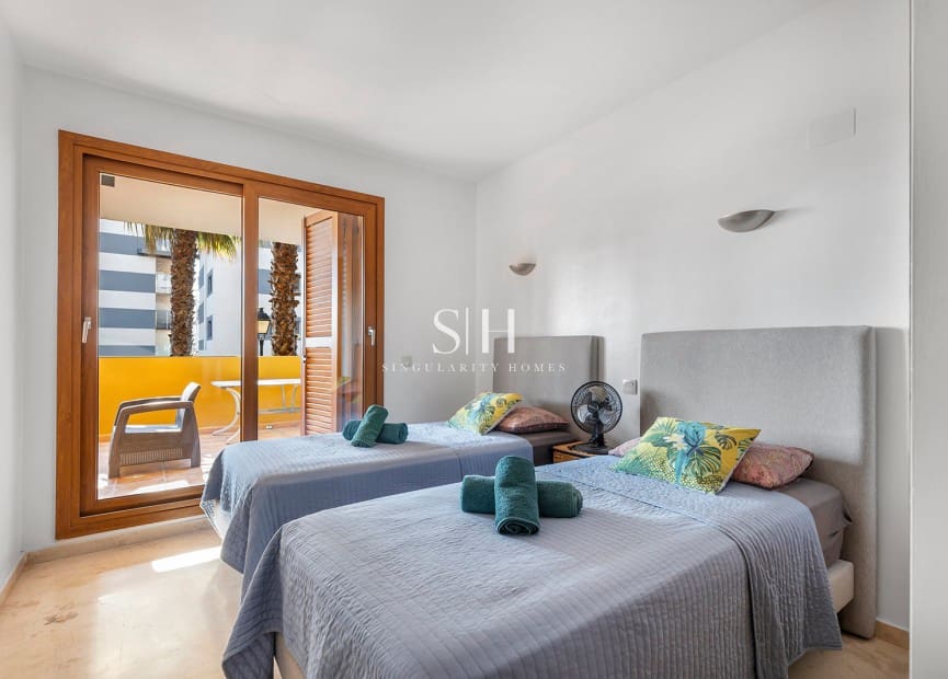 2 quarto Apartamento de Praia para venda em Punta Prima com piscina - 345 000 € (Ref: 9920004)