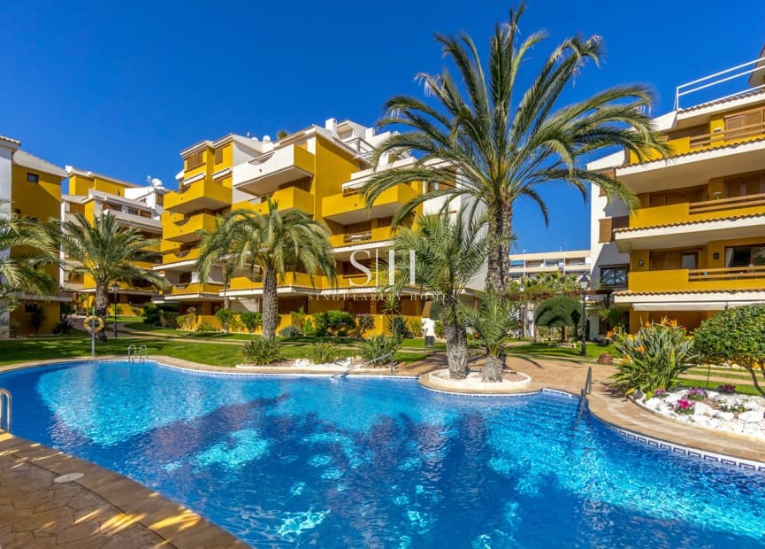 2 quarto Apartamento de Praia para venda em Punta Prima com piscina - 345 000 € (Ref: 9920004)