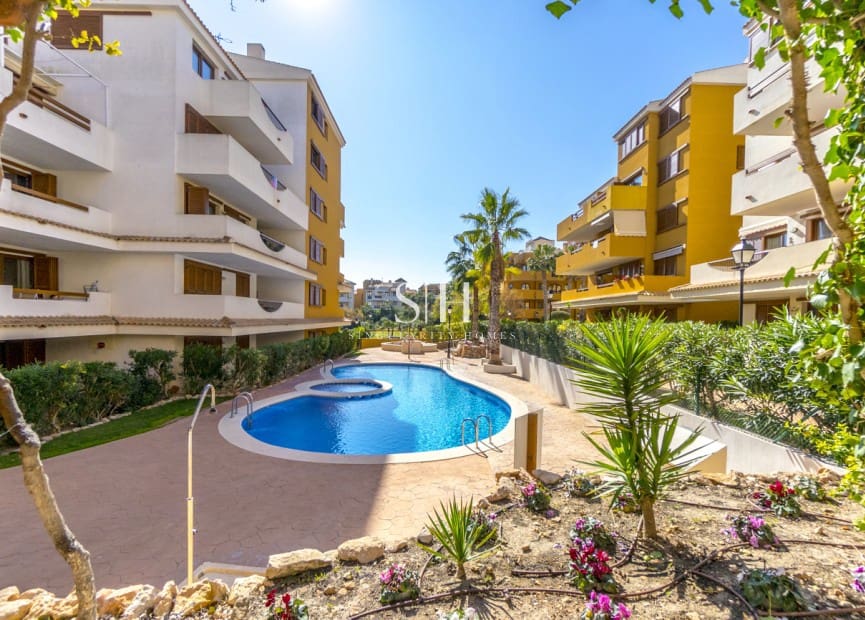 2 quarto Apartamento de Praia para venda em Punta Prima com piscina - 345 000 € (Ref: 9920004)