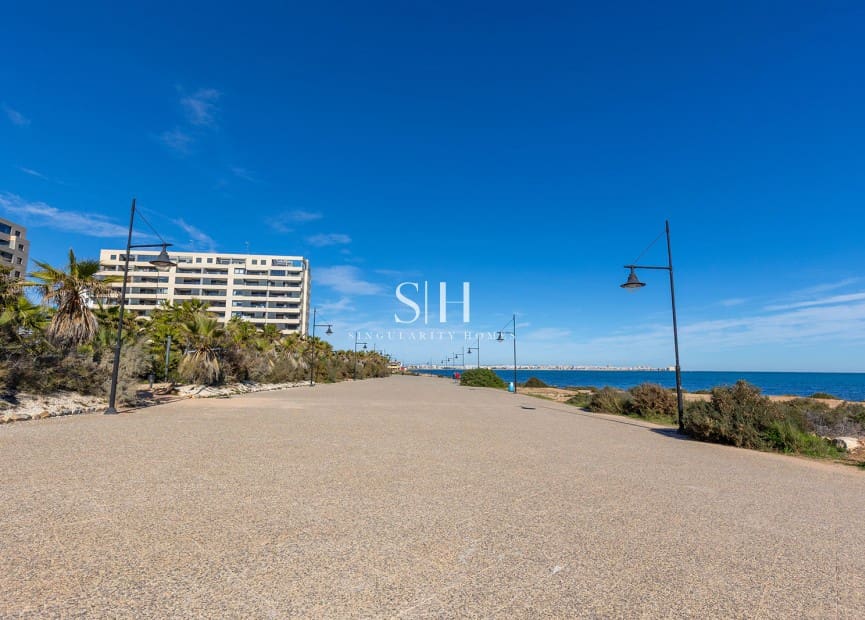2 quarto Apartamento de Praia para venda em Punta Prima com piscina - 345 000 € (Ref: 9920004)