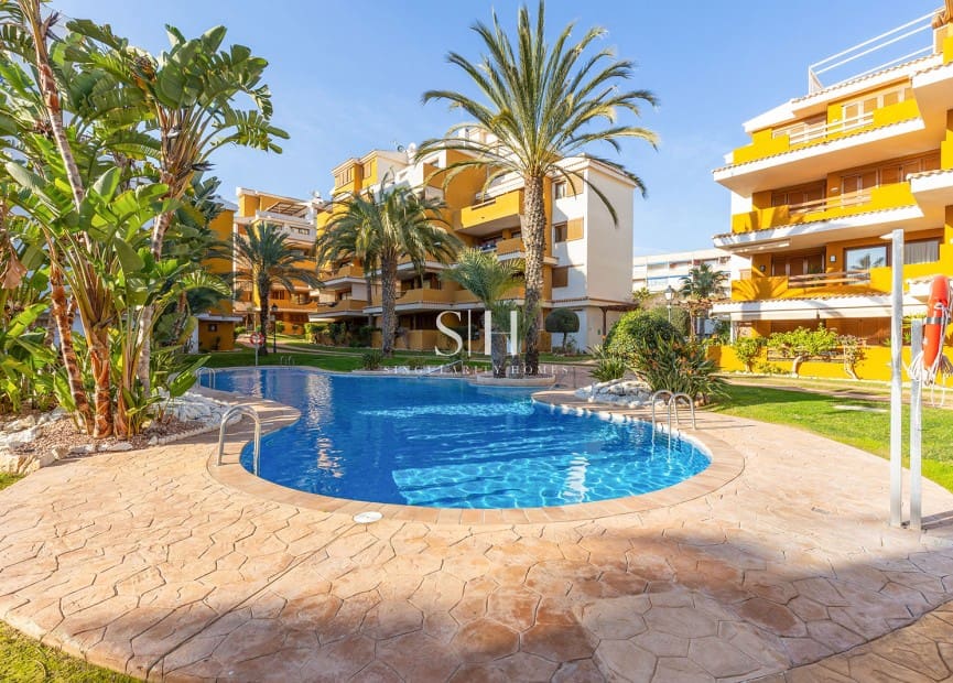 2 quarto Apartamento de Praia para venda em Punta Prima com piscina - 345 000 € (Ref: 9920004)