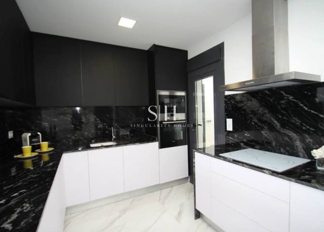 3 slaapkamer Villa te koop in San Miguel de Salinas met zwembad garage - € 630.000 (Ref: 9938773)