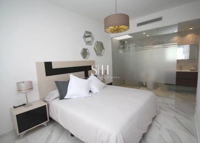 3 slaapkamer Villa te koop in San Miguel de Salinas met zwembad garage - € 630.000 (Ref: 9938773)