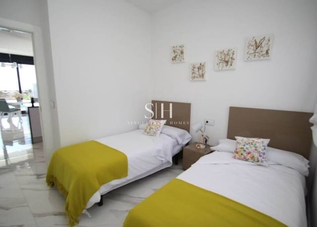 3 slaapkamer Villa te koop in San Miguel de Salinas met zwembad garage - € 630.000 (Ref: 9938773)