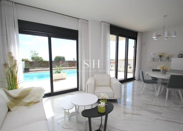 3 slaapkamer Villa te koop in San Miguel de Salinas met zwembad garage - € 630.000 (Ref: 9938773)