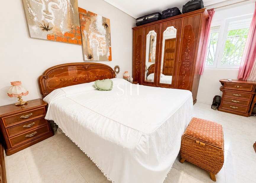 4 makuuhuone Huvila myytävänä paikassa Ciudad Quesada mukana uima-altaan 
autotalli - 550 000 € (Ref: 9939056)