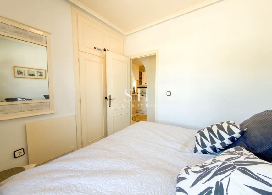 2 makuuhuone Huoneisto myytävänä paikassa Punta Prima mukana uima-altaan - 172 900 € (Ref: 9941228)