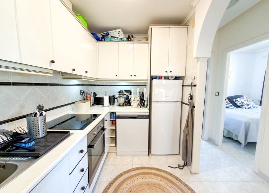2 makuuhuone Huoneisto myytävänä paikassa Punta Prima mukana uima-altaan - 172 900 € (Ref: 9941228)