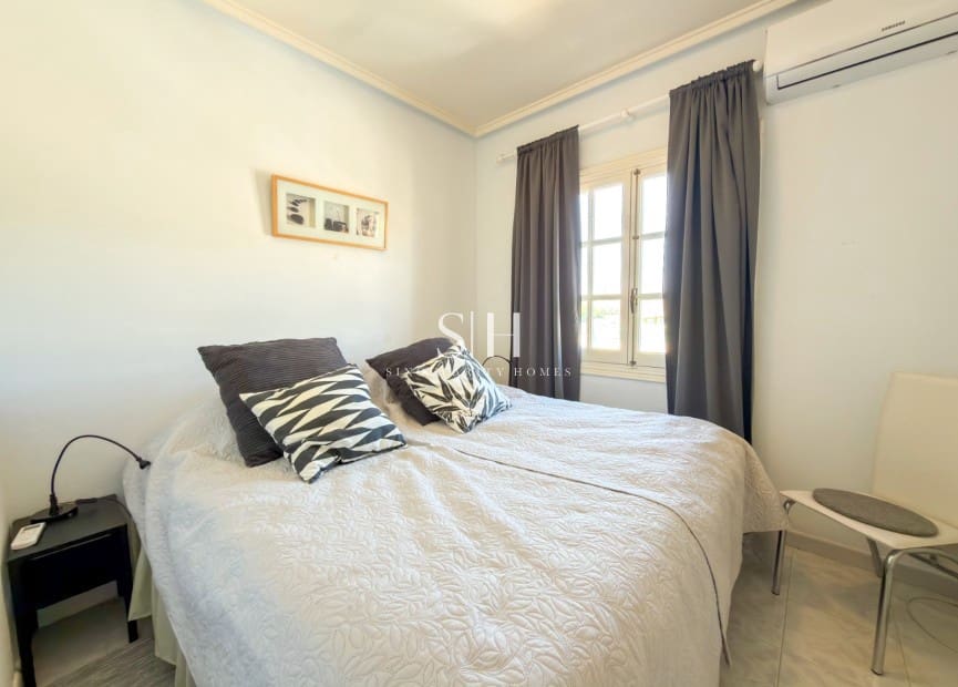 2 makuuhuone Huoneisto myytävänä paikassa Punta Prima mukana uima-altaan - 172 900 € (Ref: 9941228)