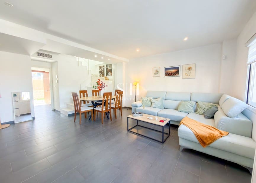 2 soverom Hus til salgs i Torrevieja med svømmebasseng garasje - € 249 000 (Ref: 9943267)