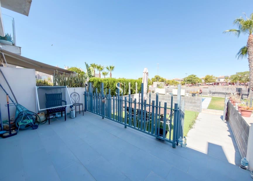 2 soverom Hus til salgs i Torrevieja med svømmebasseng garasje - € 249 000 (Ref: 9943267)