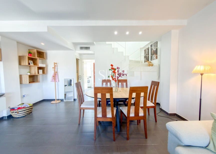 2 soverom Hus til salgs i Torrevieja med svømmebasseng garasje - € 249 000 (Ref: 9943267)