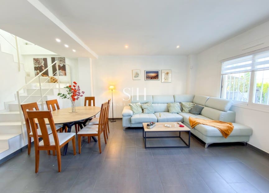 2 soverom Hus til salgs i Torrevieja med svømmebasseng garasje - € 249 000 (Ref: 9943267)