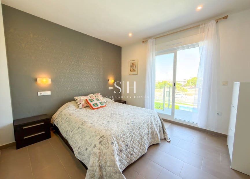 2 soverom Hus til salgs i Torrevieja med svømmebasseng garasje - € 249 000 (Ref: 9943267)