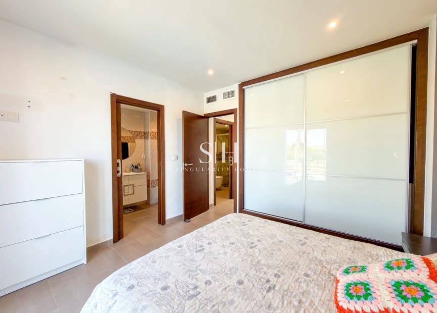 2 soverom Hus til salgs i Torrevieja med svømmebasseng garasje - € 249 000 (Ref: 9943267)