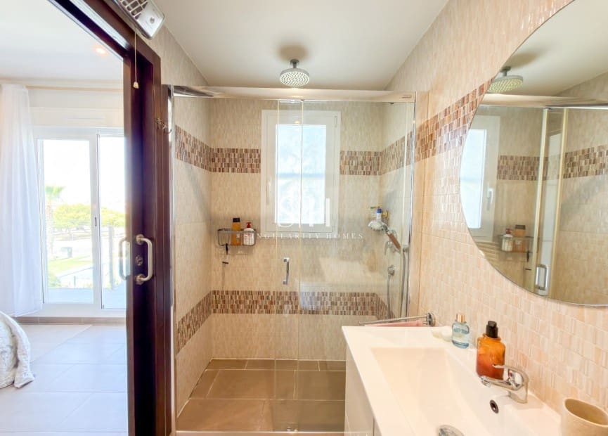 2 soverom Hus til salgs i Torrevieja med svømmebasseng garasje - € 249 000 (Ref: 9943267)